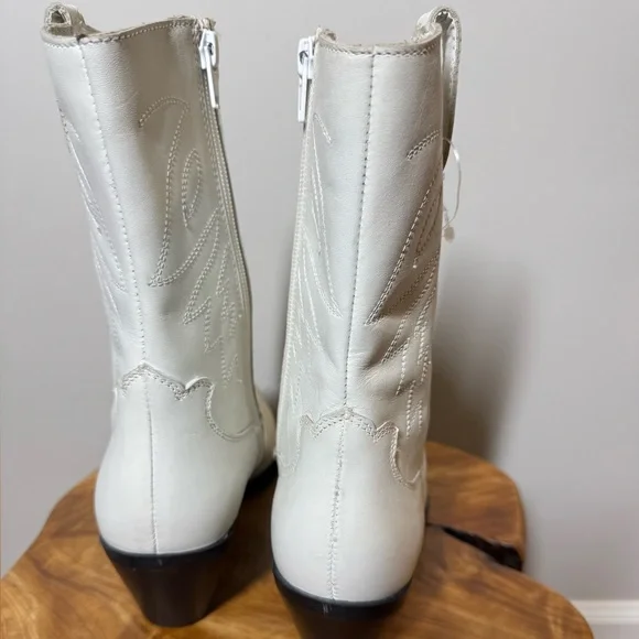 NWOT Matisse Leather White Women's Western Ankle Boots 9M - Picture 6 of 11